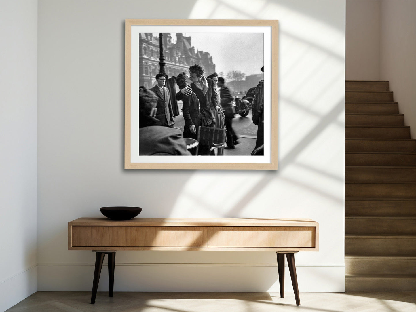 The Kiss At City Hall Poster, Le baiser de L’Hotel De Ville, 1950, by Robert Doisneau
